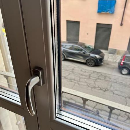 Casa Sassari - Vicino Porta Susa F.S. 都灵 外观 照片