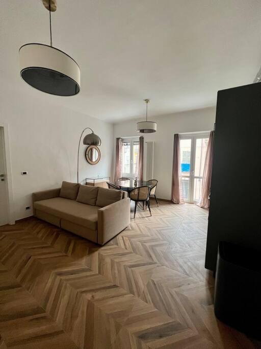 Casa Sassari - Vicino Porta Susa F.S. 都灵 外观 照片
